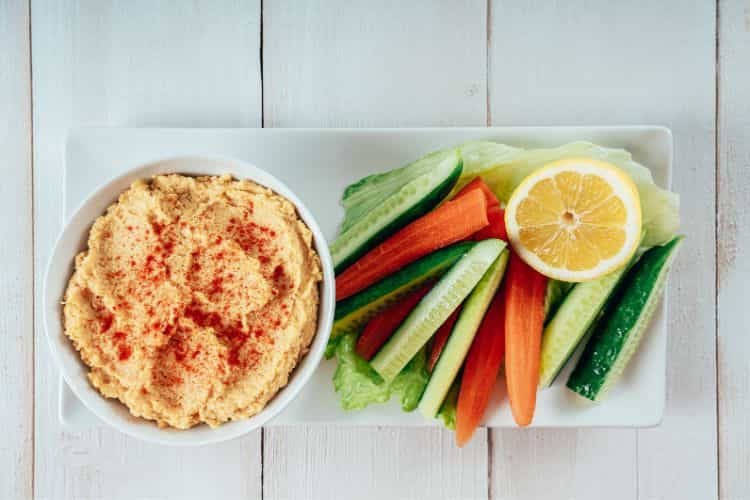 Hummus and veggies