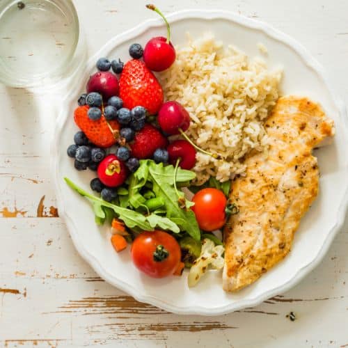 Well-balanced meal with chicken