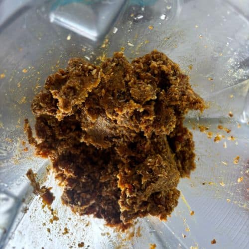 Turmeric balls recipe- blend ingredients
